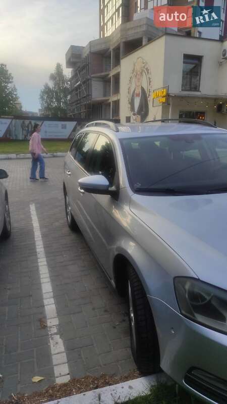 Универсал Volkswagen Passat 2012 в Луцке