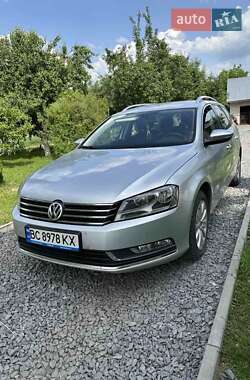 Універсал Volkswagen Passat 2012 в 
