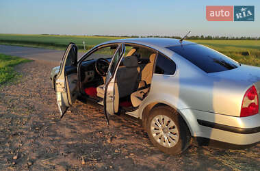 Седан Volkswagen Passat 2003 в 