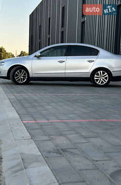 Седан Volkswagen Passat 2008 в 