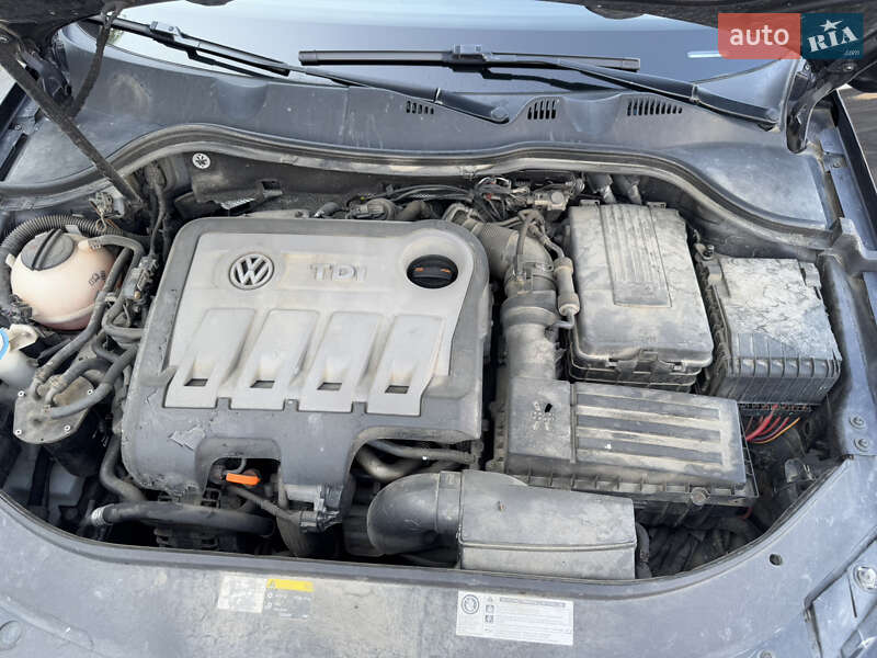 Универсал Volkswagen Passat 2013 в Тячеве