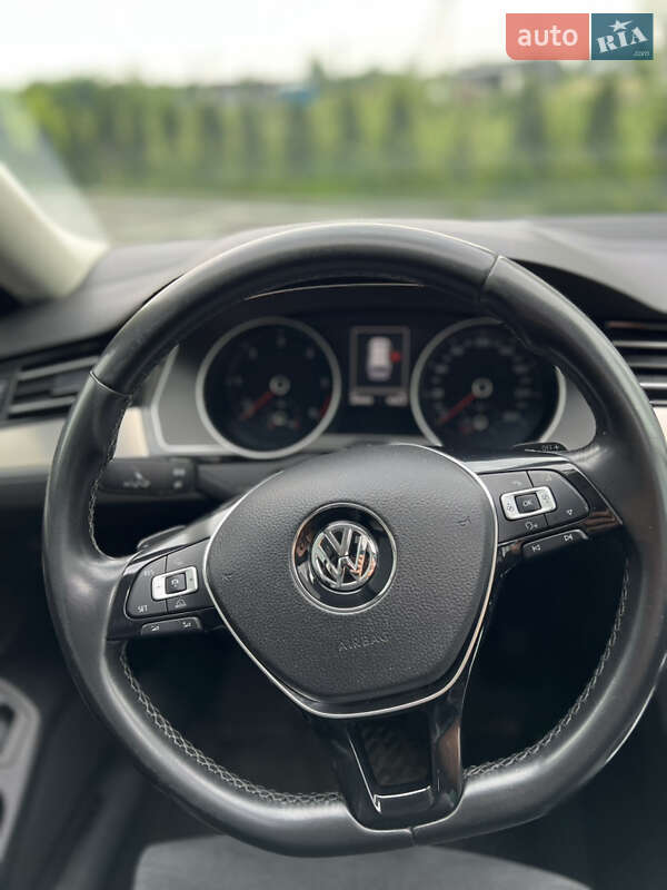 Универсал Volkswagen Passat 2016 в Хусте