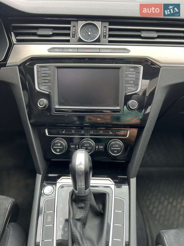 Универсал Volkswagen Passat 2016 в Хусте