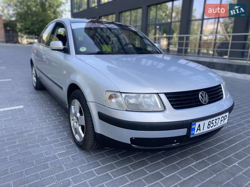 Седан Volkswagen Passat 1999 в 