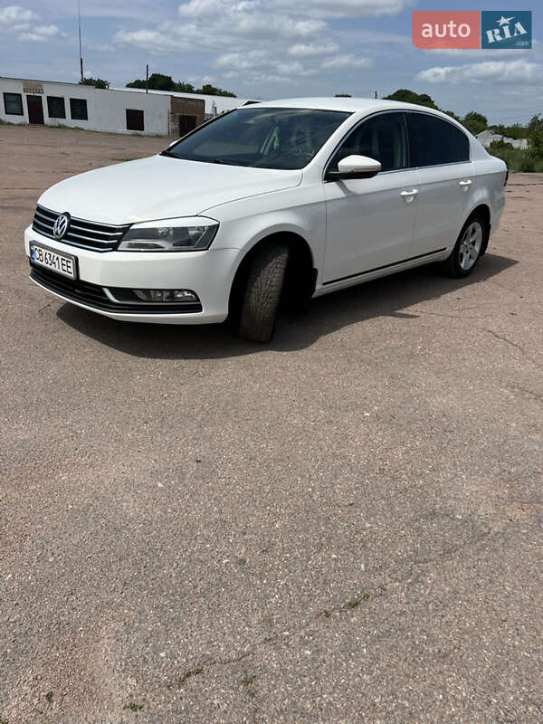 Седан Volkswagen Passat 2012 в Прилуках