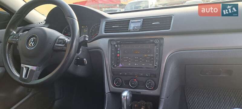 Седан Volkswagen Passat 2013 в Житомире