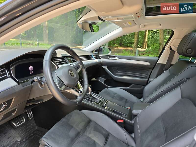 Универсал Volkswagen Passat 2020 в Львове