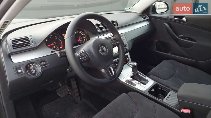 Универсал Volkswagen Passat 2010 в Одессе