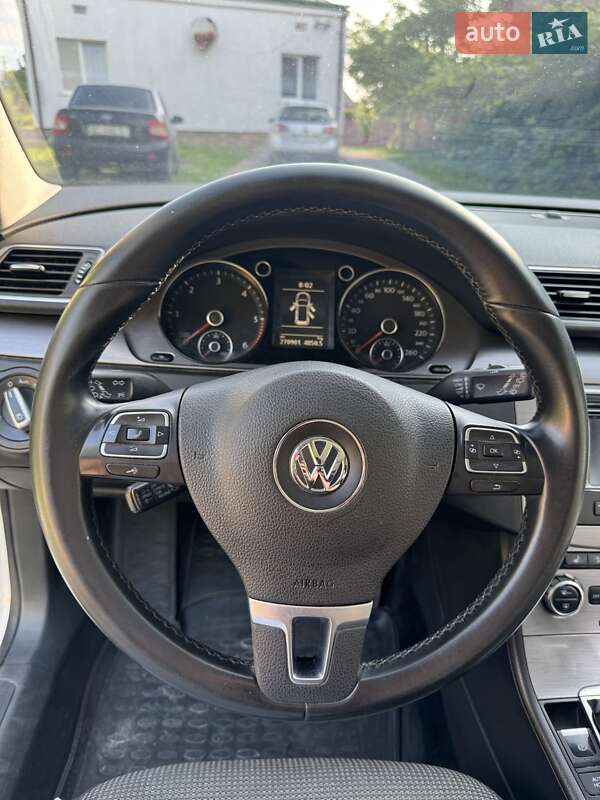 Универсал Volkswagen Passat 2012 в Львове