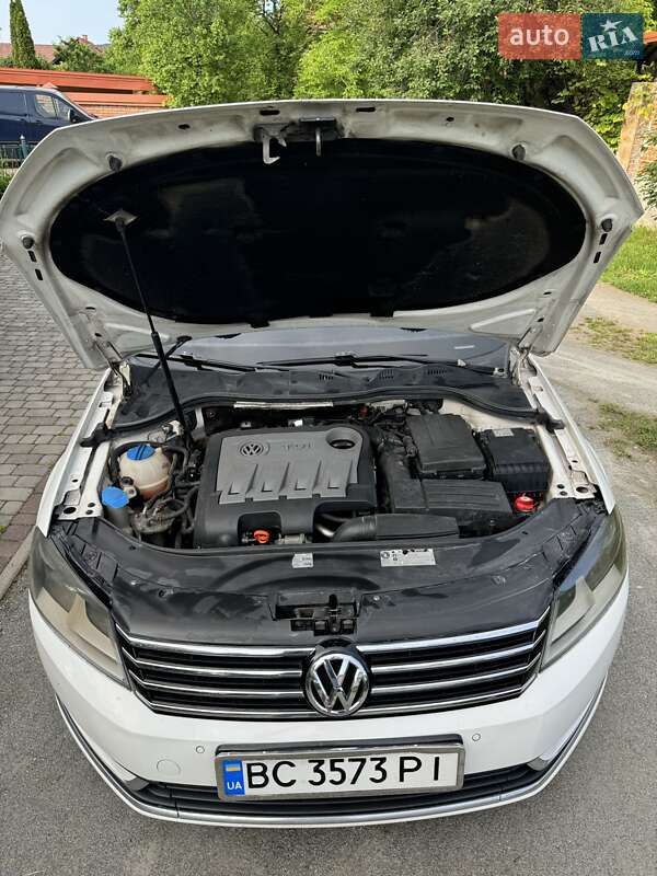 Универсал Volkswagen Passat 2012 в Львове