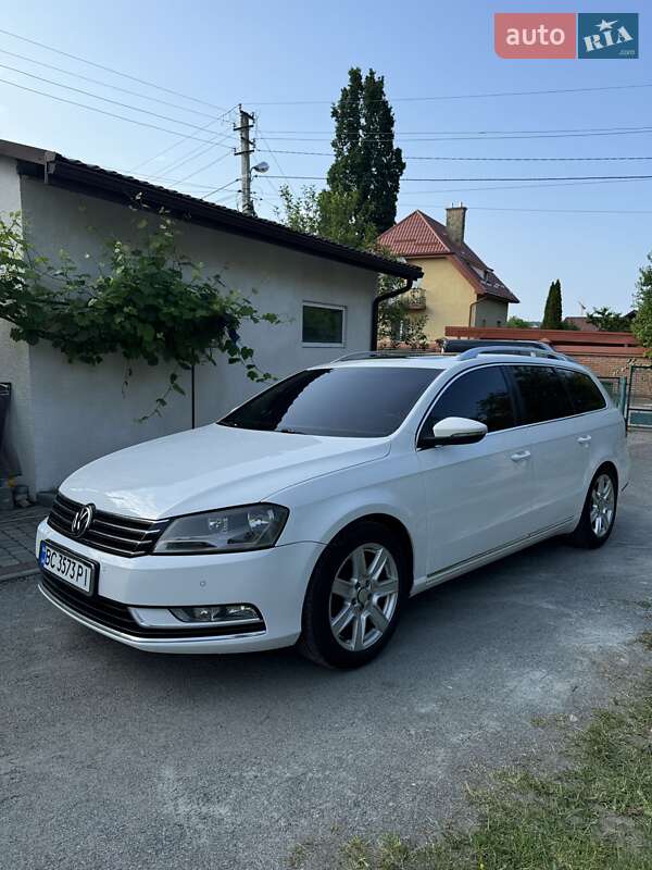 Универсал Volkswagen Passat 2012 в Львове