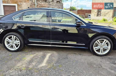 Седан Volkswagen Passat 2014 в  фото 4 Седан Volkswagen Passat 2014 в