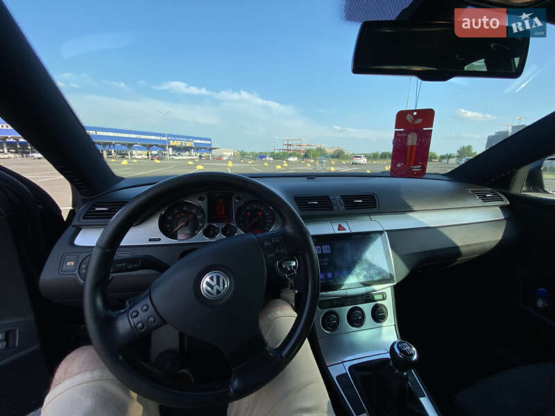 Универсал Volkswagen Passat 2006 в Киеве
