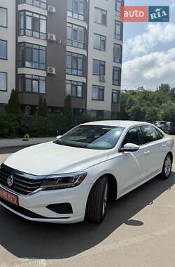 Седан Volkswagen Passat 2020 в Києві