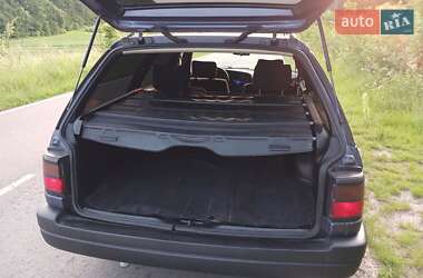 Универсал Volkswagen Passat 1993 в 