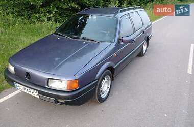 Универсал Volkswagen Passat 1993 в 