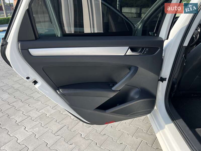 Седан Volkswagen Passat 2013 в Вінниці
