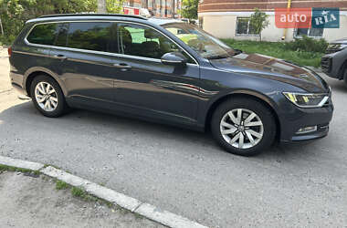 Универсал Volkswagen Passat 2016 в Ровно