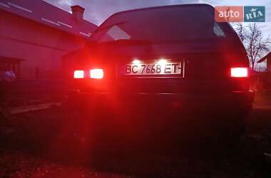 Универсал Volkswagen Passat 1993 в 