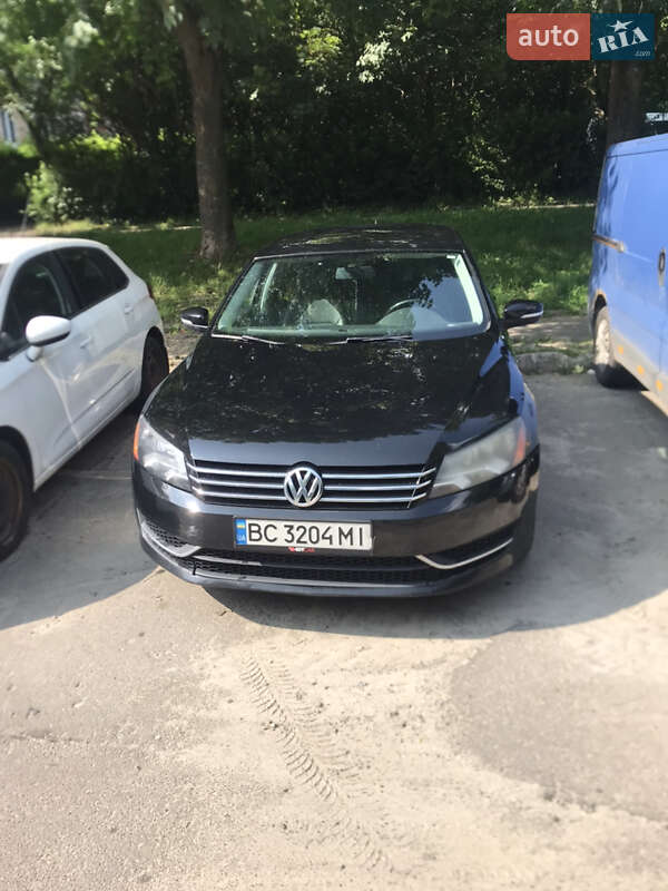 Седан Volkswagen Passat 2014 в Львові