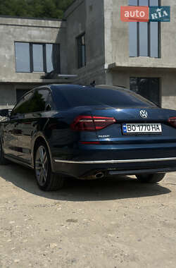 Седан Volkswagen Passat 2018 в Черновцах