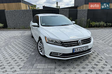 Седан Volkswagen Passat 2017 в Киеве