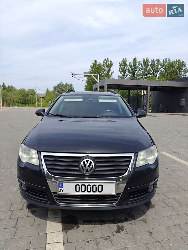 Универсал Volkswagen Passat 2010 в Ивано-Франковске