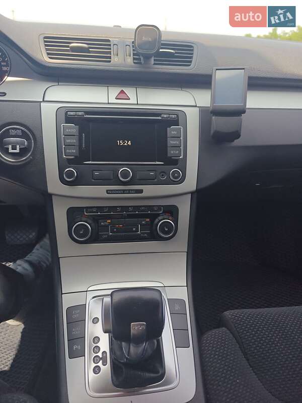 Универсал Volkswagen Passat 2010 в Ивано-Франковске