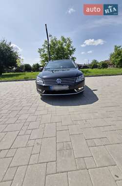 Універсал Volkswagen Passat 2012 в 