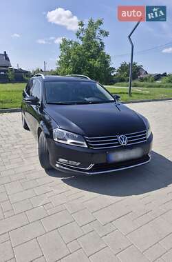 Універсал Volkswagen Passat 2012 в Рівному