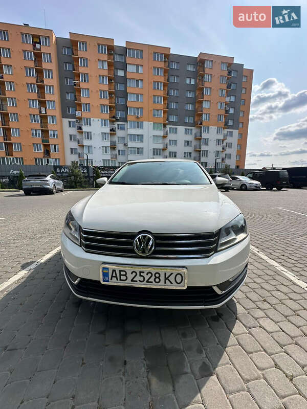 Седан Volkswagen Passat 2011 в Виннице