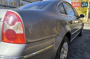 Седан Volkswagen Passat 2004 в 