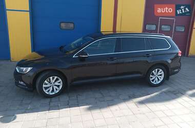 Універсал Volkswagen Passat 2017 в Тернополі