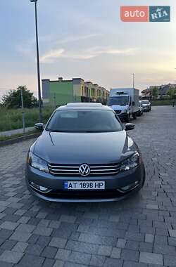 Седан Volkswagen Passat 2013 в Івано-Франківську