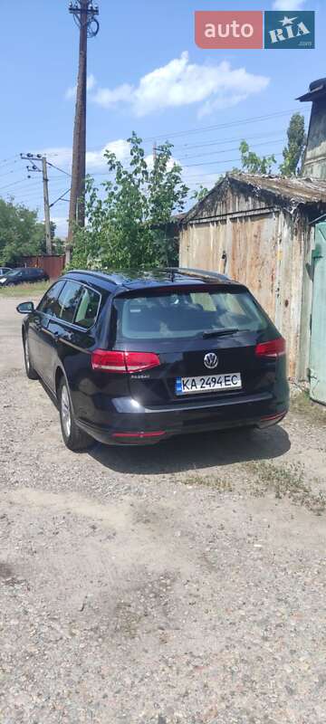 Универсал Volkswagen Passat 2018 в Киеве