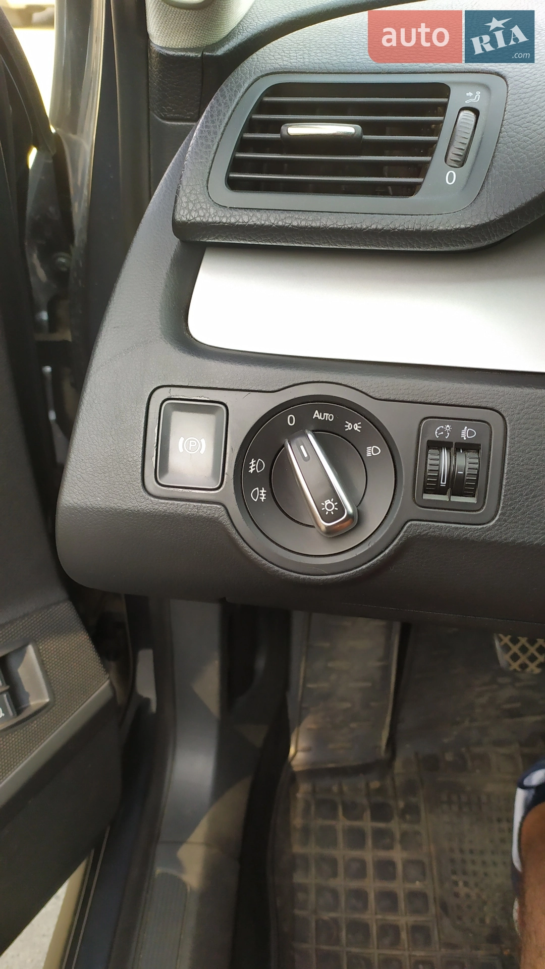 2010 Volkswagen Passat - мініатюра 5