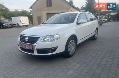 Универсал Volkswagen Passat 2010 в Нововолынске