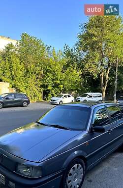 Седан Volkswagen Passat 1989 в Дніпрі