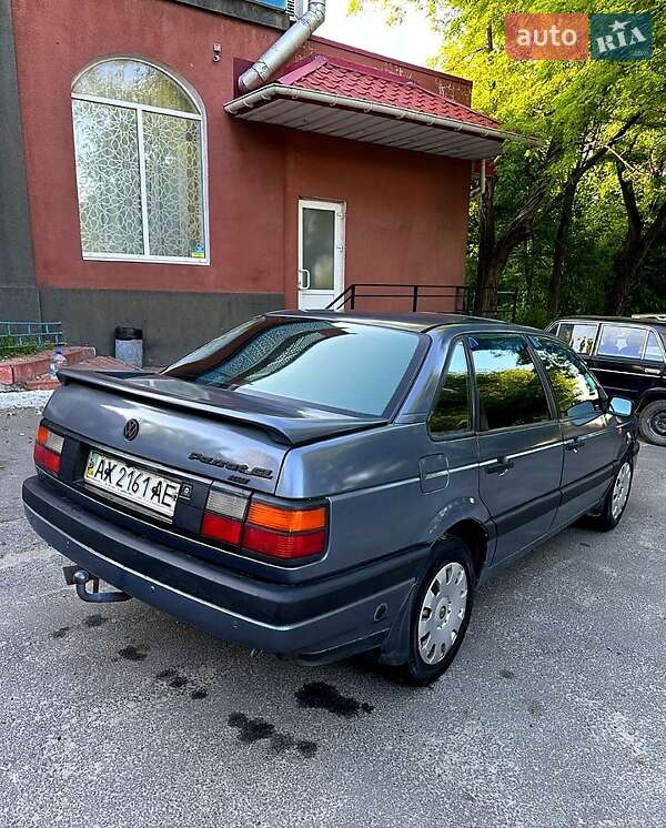 Седан Volkswagen Passat 1989 в Днепре