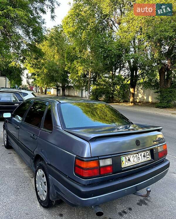 Седан Volkswagen Passat 1989 в Днепре
