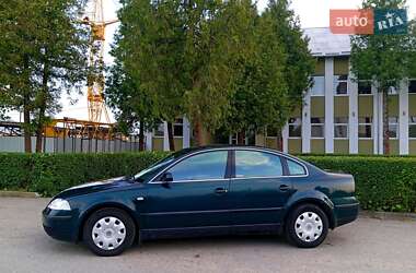 Седан Volkswagen Passat 2001 в Стрию
