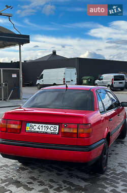 Седан Volkswagen Passat 1994 в 