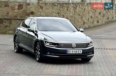 Седан Volkswagen Passat 2015 в 