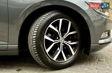 Седан Volkswagen Passat 2015 в 