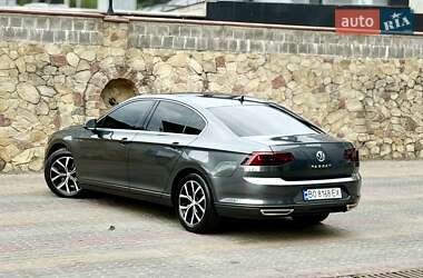Седан Volkswagen Passat 2015 в 