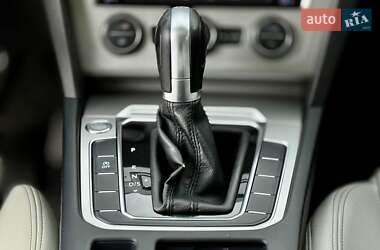 Седан Volkswagen Passat 2015 в 