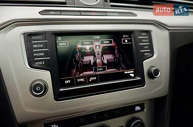 Седан Volkswagen Passat 2015 в 