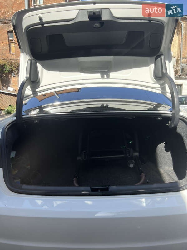 Седан Volkswagen Passat 2013 в Днепре фото 12 Седан Volkswagen Passat 2013 в Днепре