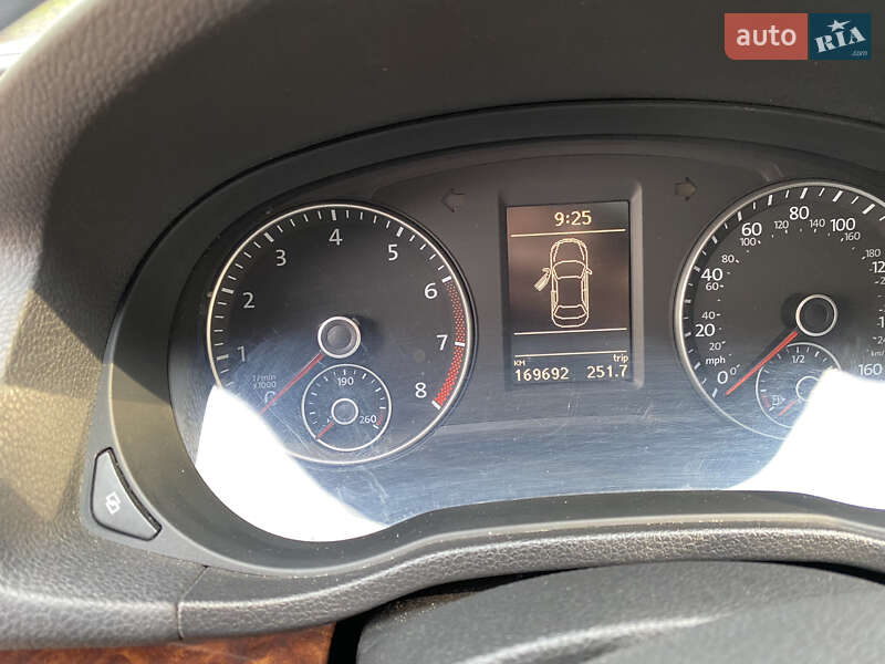 Седан Volkswagen Passat 2012 в Черкасах