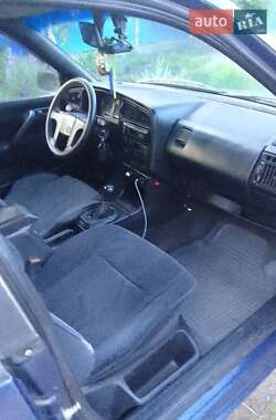 Седан Volkswagen Passat 1991 в 